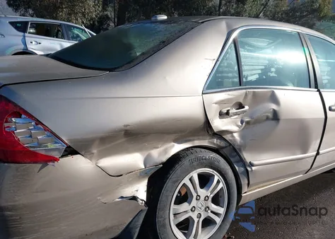 2007 Honda Accord 2.4 Ex z USA, uszkodzony, nr VIN 1HGCM56897A150383